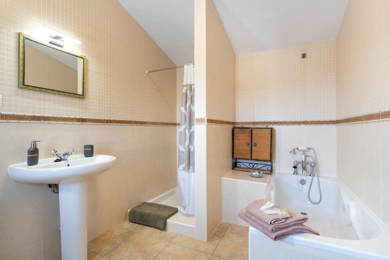 Hacienda La Buena Vida B&B En Appartementen Algarinejo Εξωτερικό φωτογραφία